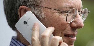 Eric Schmidt Spotted Using Rumored Motorola Moto X