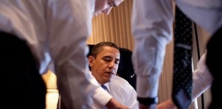 Barack Obama Meets With Tim Cook, Other Tech Execs To Discuss Surveillance
