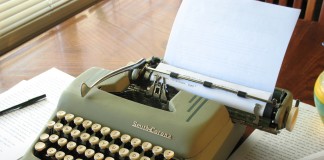 WriteRoom For iOS Goes Free (For A Little Bit)
