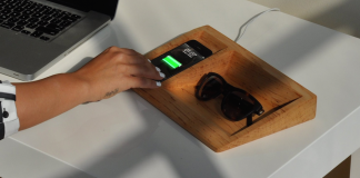 The Wood Dock Keeps Your Desk Tidy