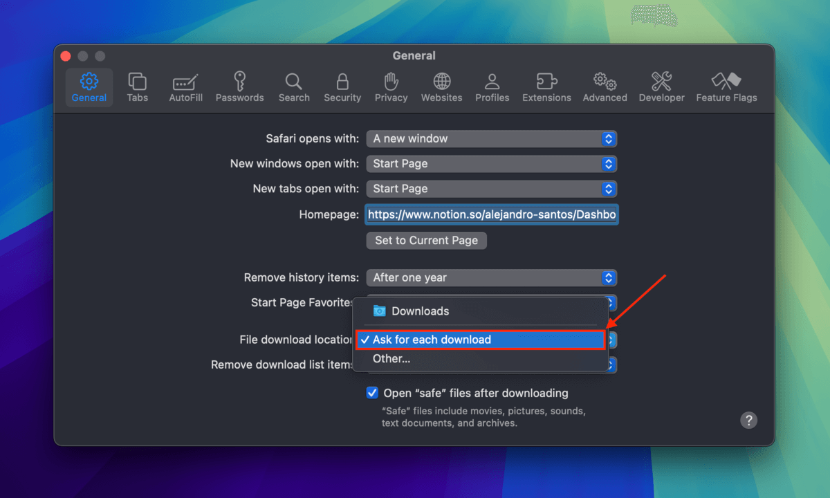 Download folder settings in Safari's settings menu